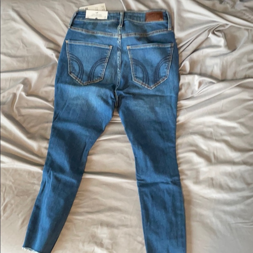 BN Hollister jeans ! - Picture 3 of 4
